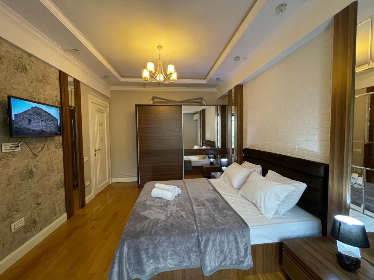 Park Azure Apartment *